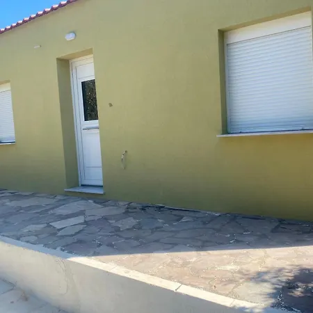Olive House Ваканционна къща